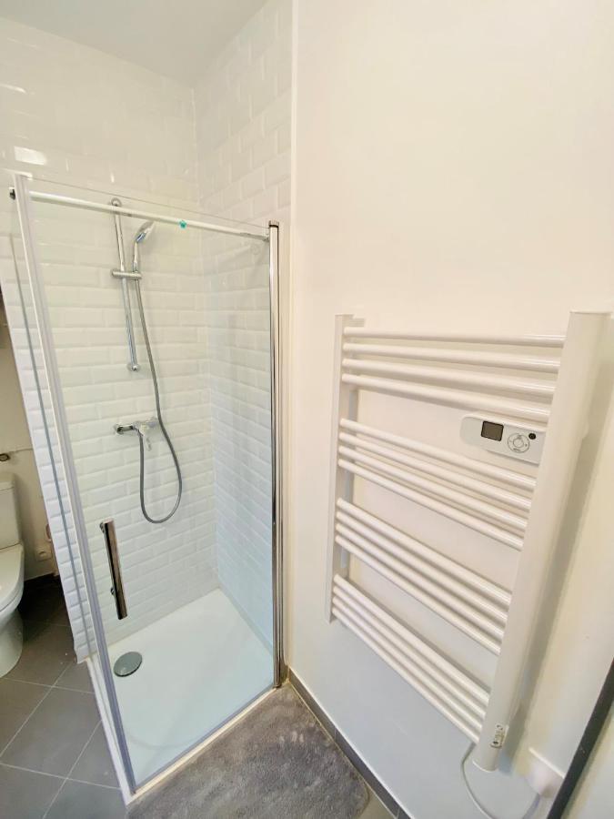 Enghien-Les-Bains: Studio Au Coeur Du Centre Ville. Экстерьер фото